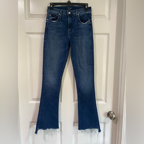 Mother The Runaway Step Fray Flare Jeans in Mañana Mi Amor Dark Wash Size 26 - Picture 2 of 14